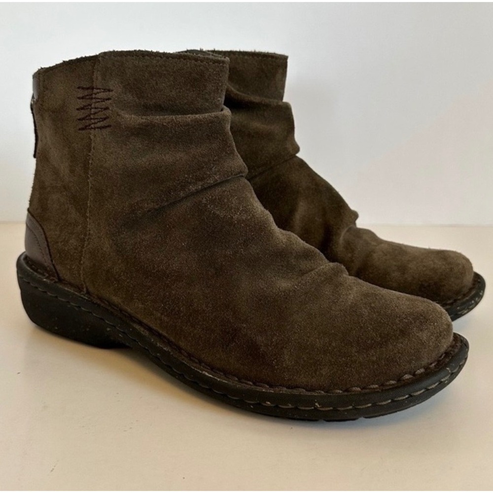 Clarks Brown Suede Slouch Ankle Booties 7W Comfort Cottagecore Rustic Boho